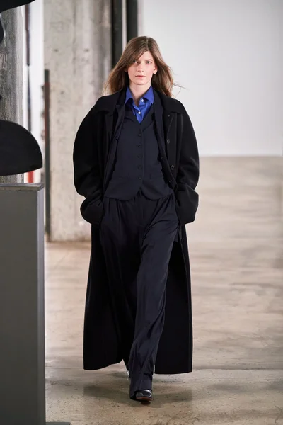 Look 15